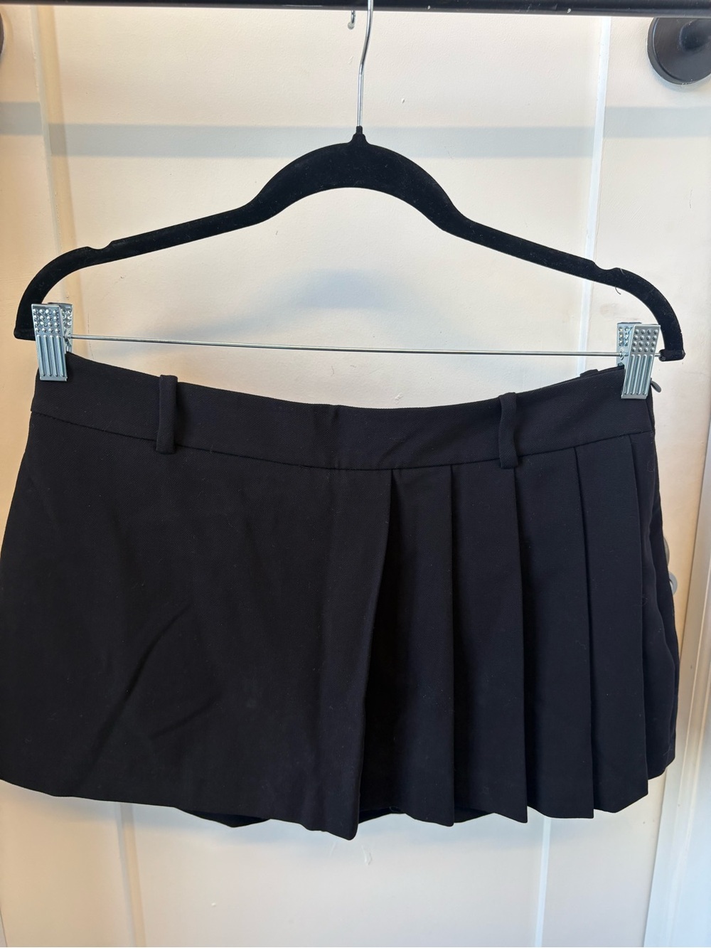 Zara Black Pleated Shorts-Skirt